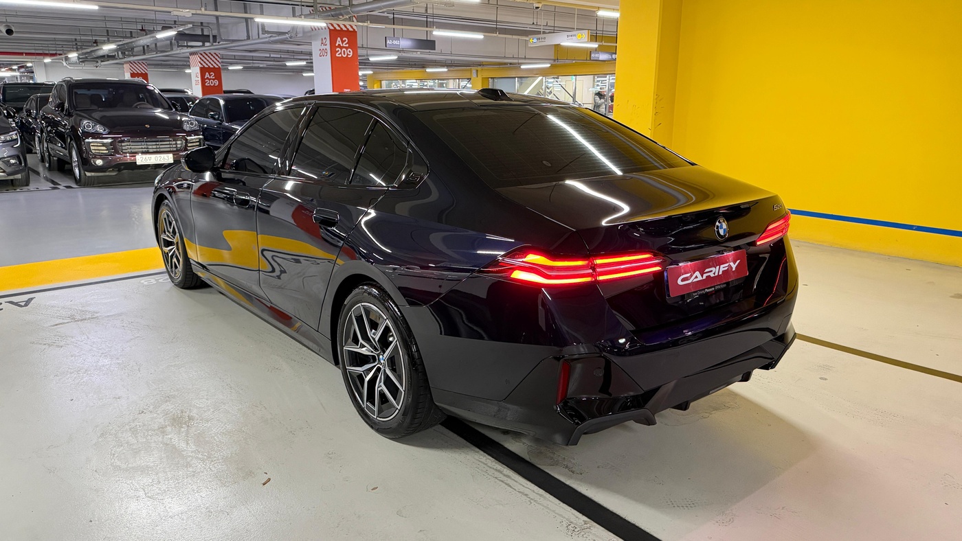 BMW-520i