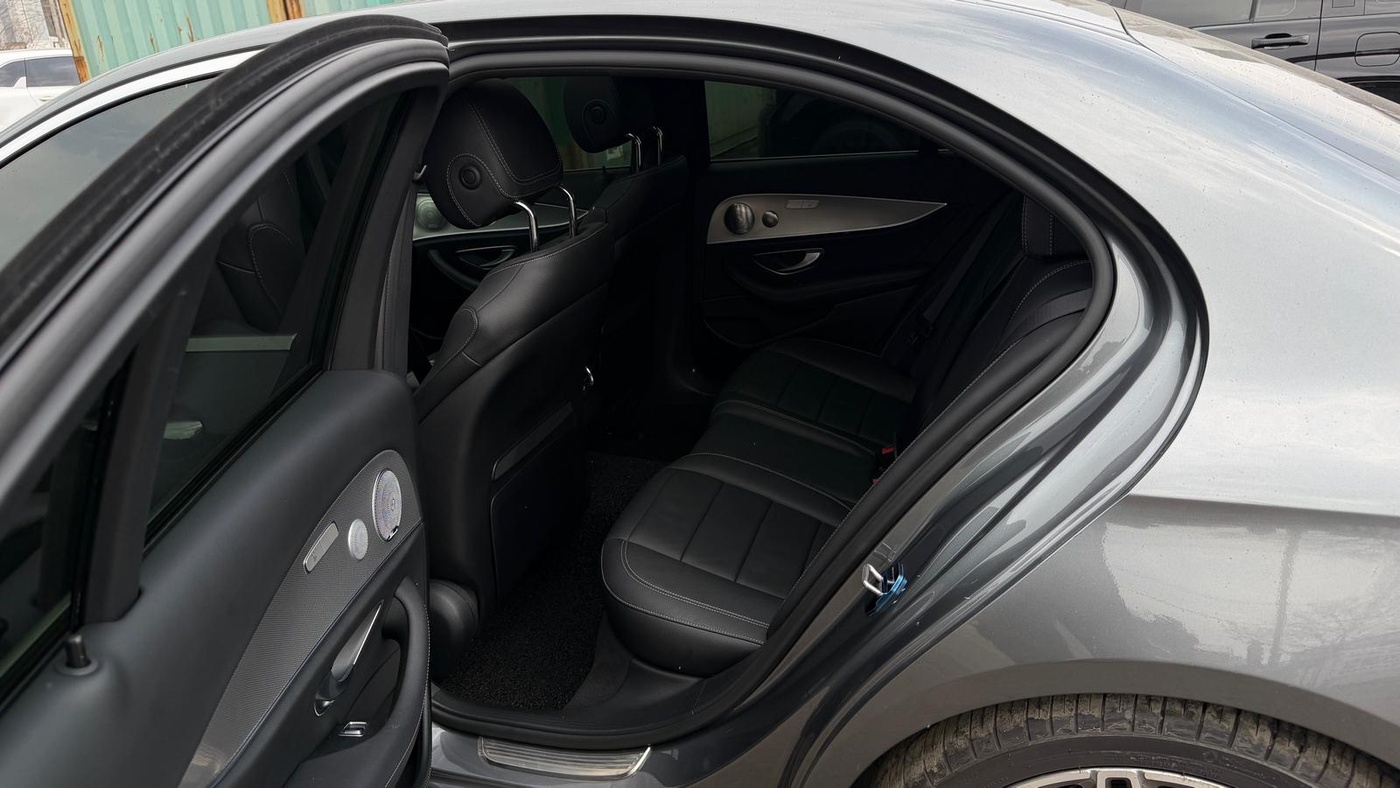 Mercedes-Benz-E300