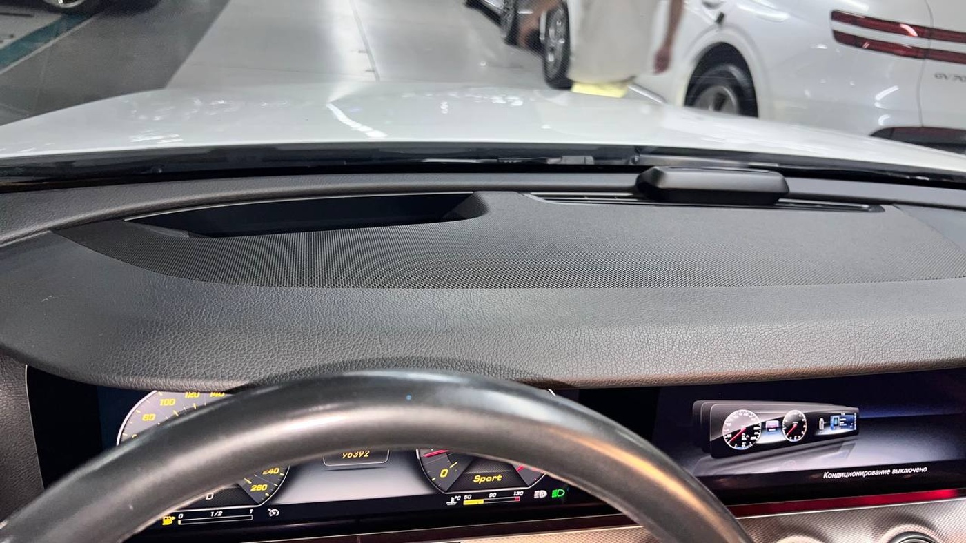 Mercedes-Benz-E300