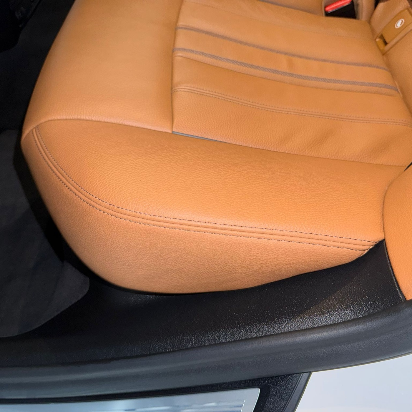 BMW-520i