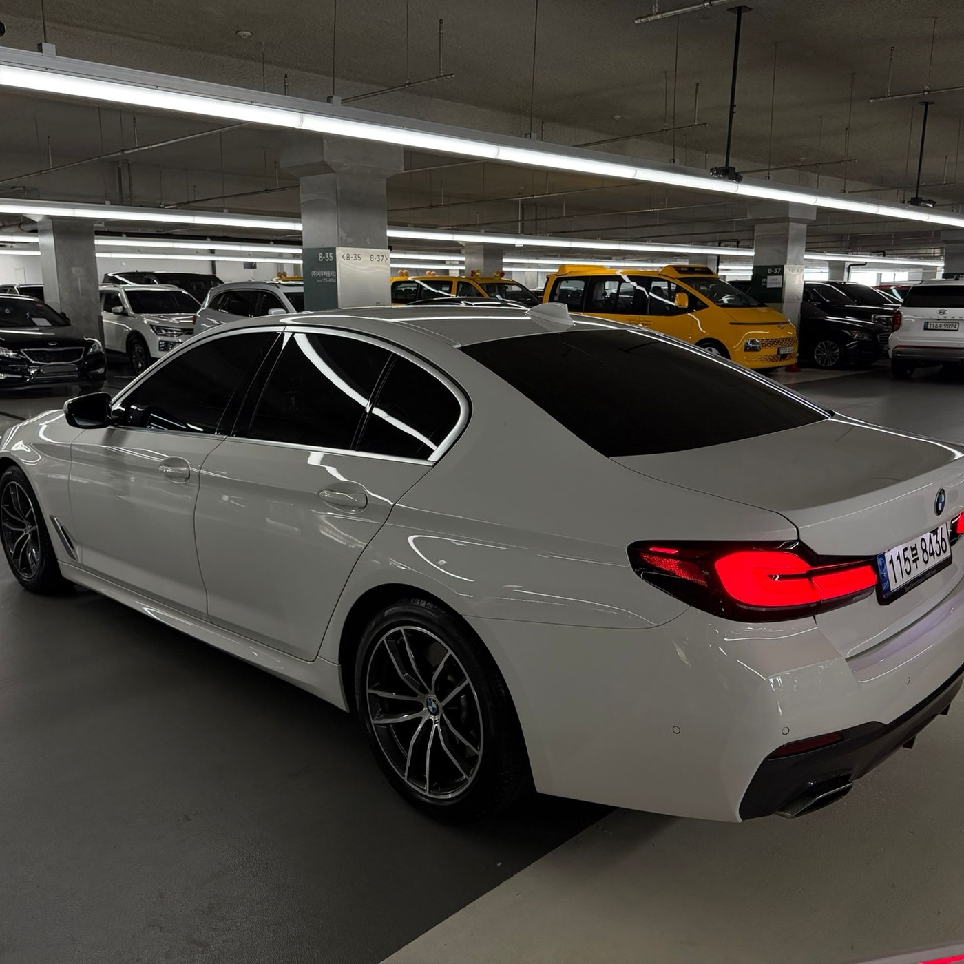 BMW-520i