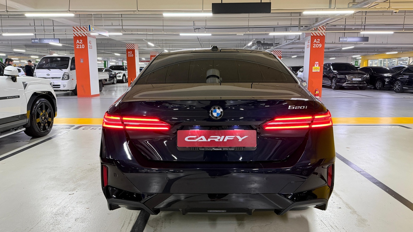 BMW-520i