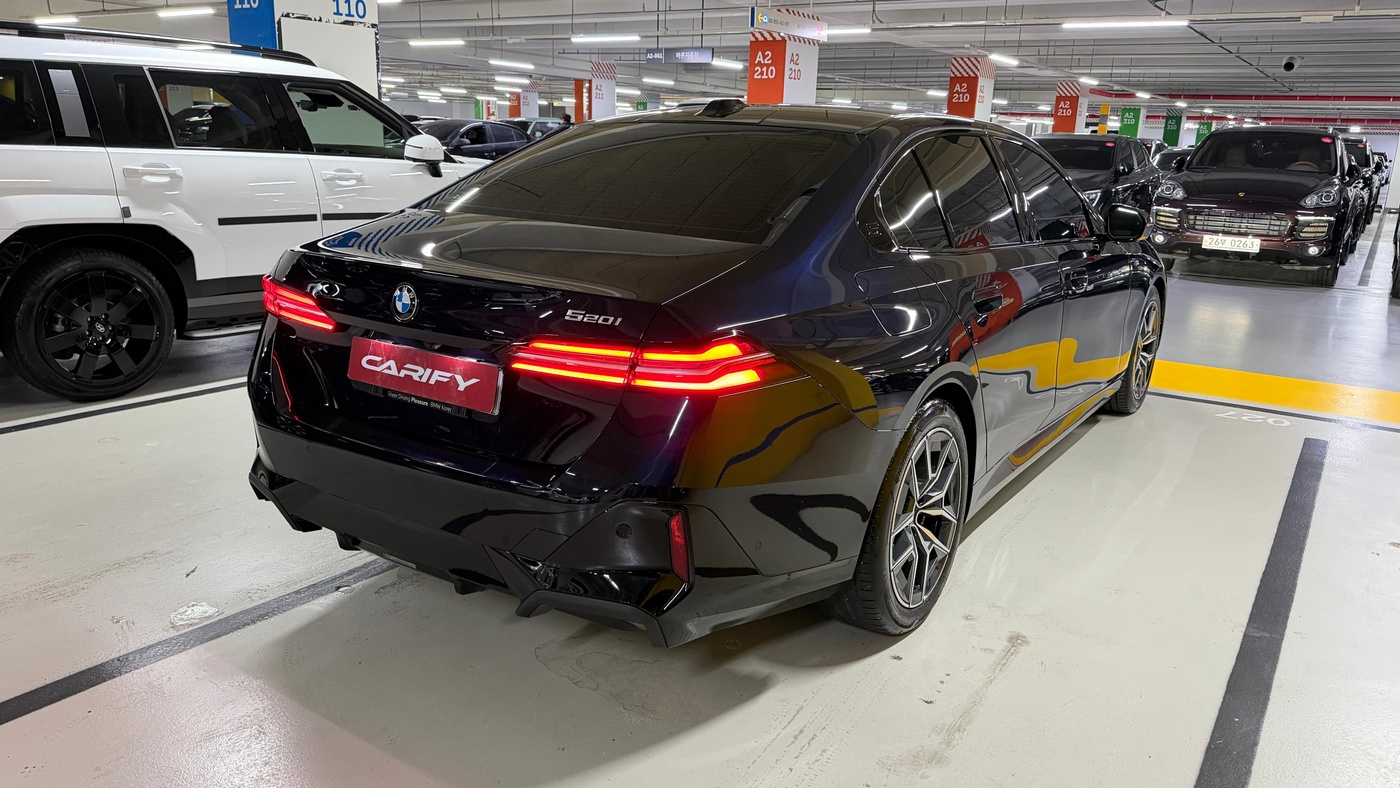 BMW-520i