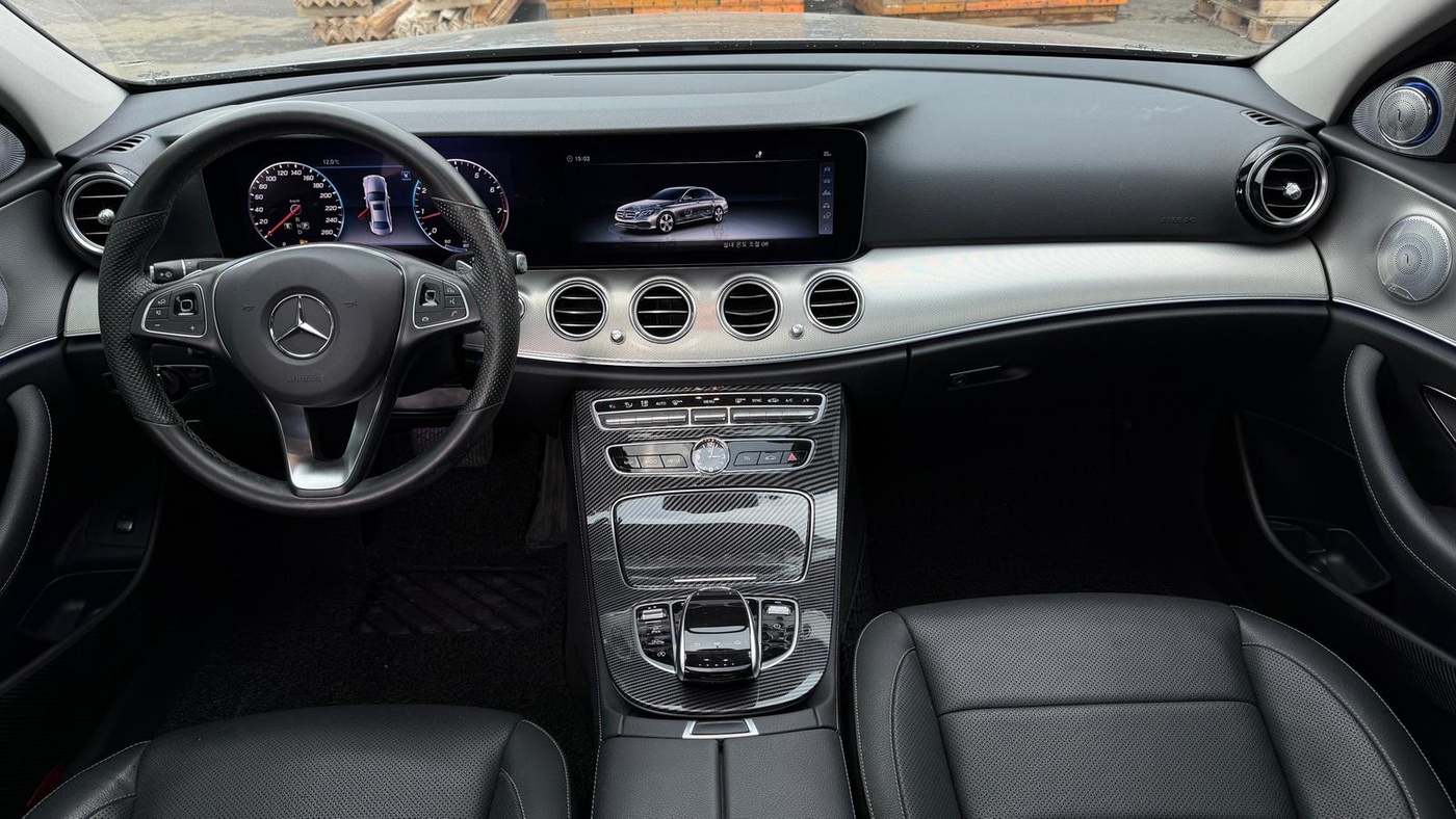 Mercedes-Benz-E300