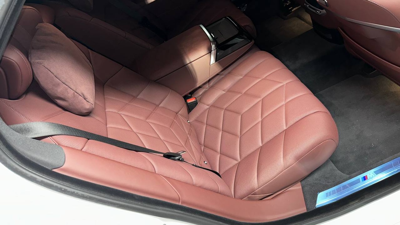 BMW-740i M 스포츠