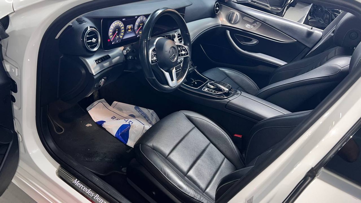 Mercedes-Benz-E300