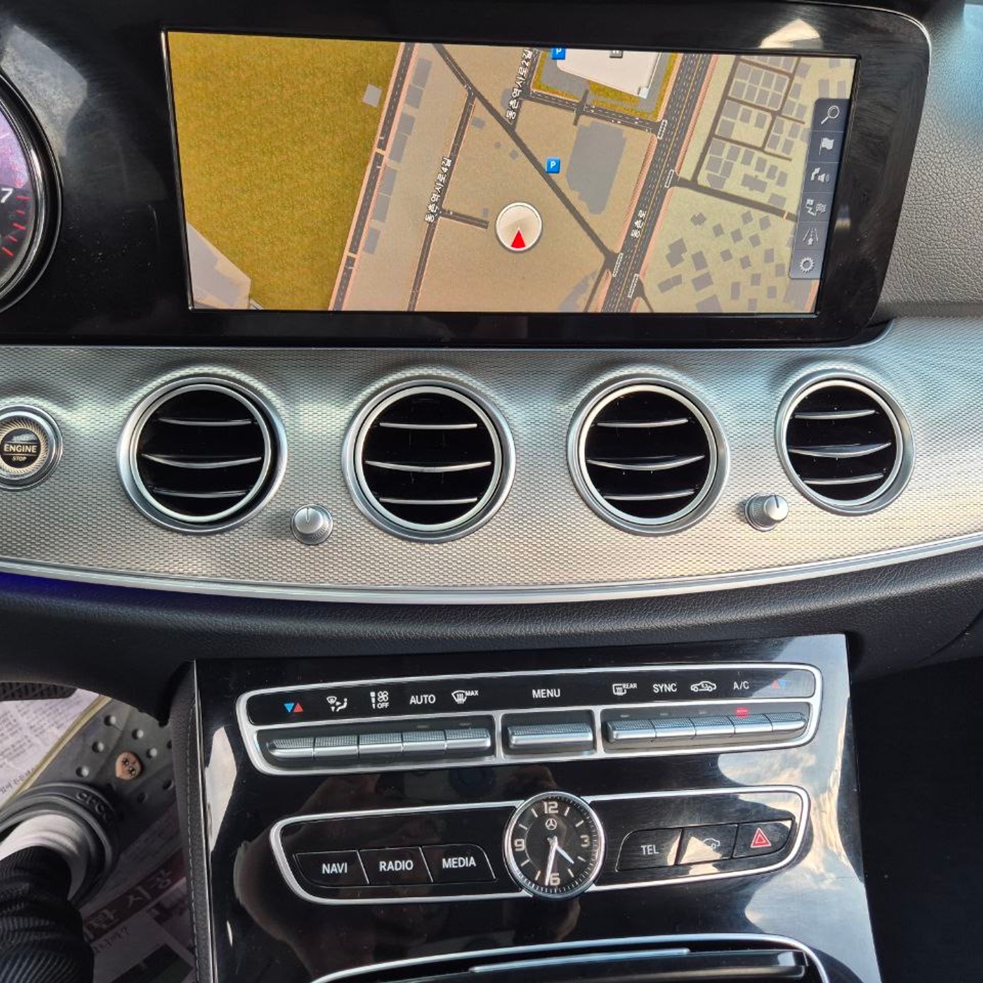 Mercedes-Benz-E200
