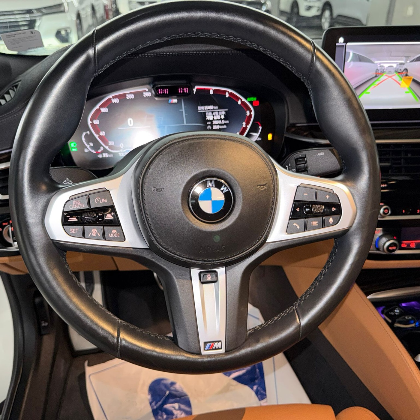 BMW-520i