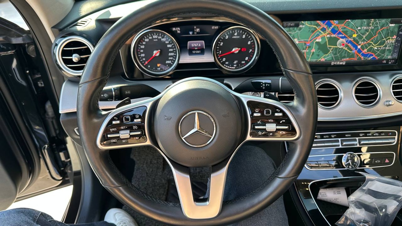 메르세데스-벤츠-E300
