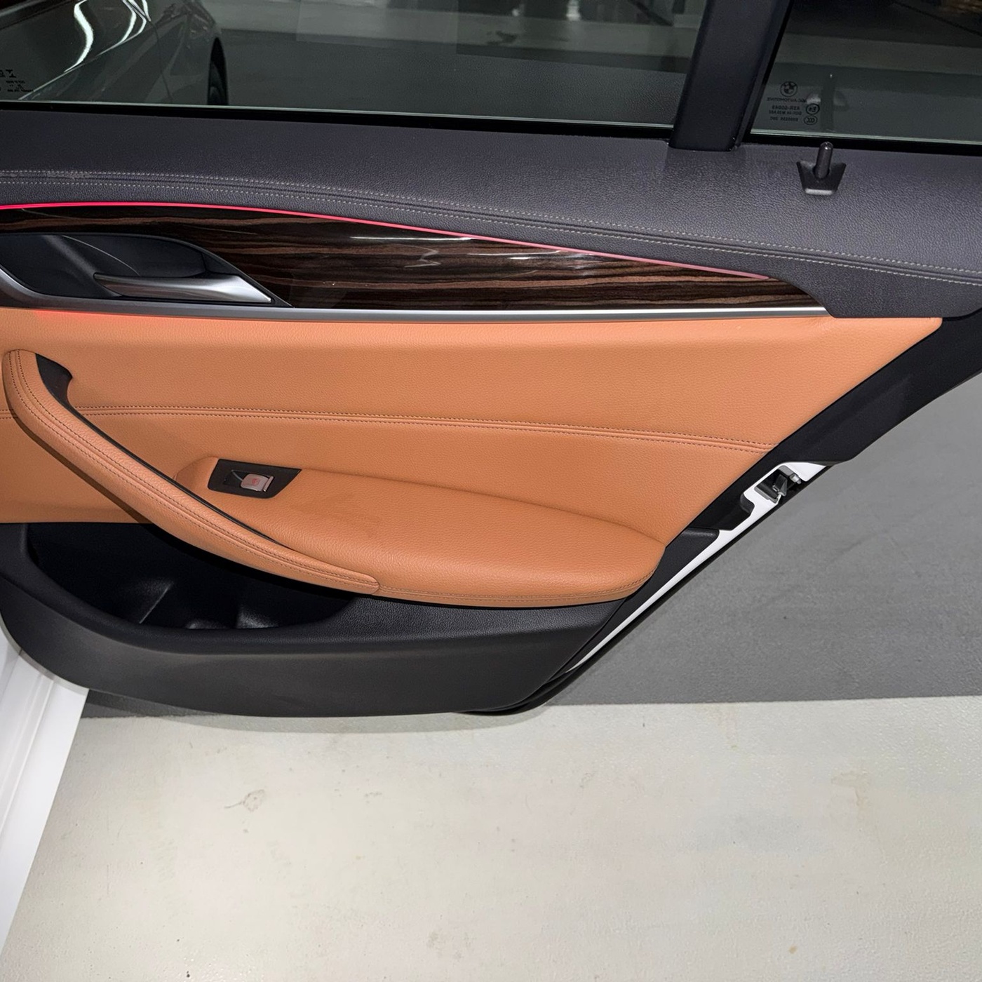 BMW-520i
