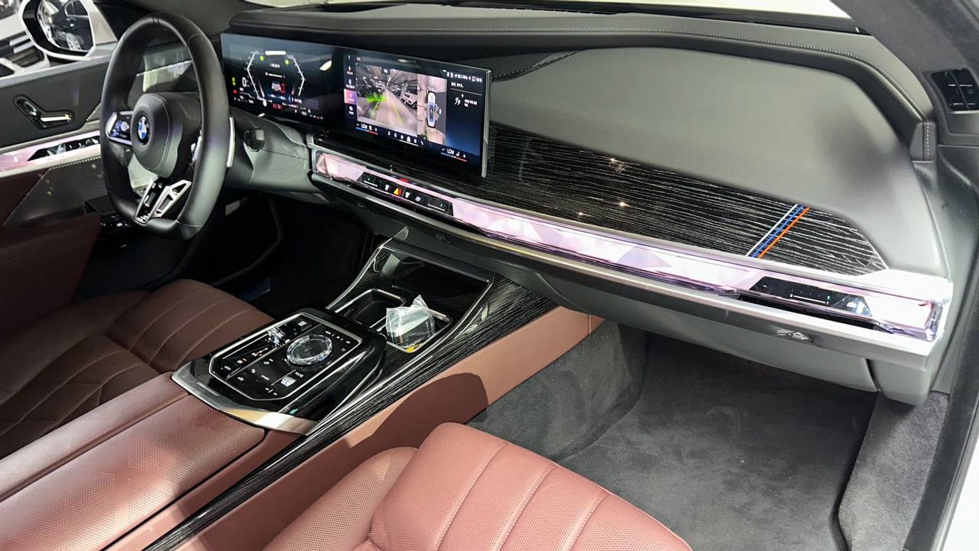 BMW-740i M 스포츠