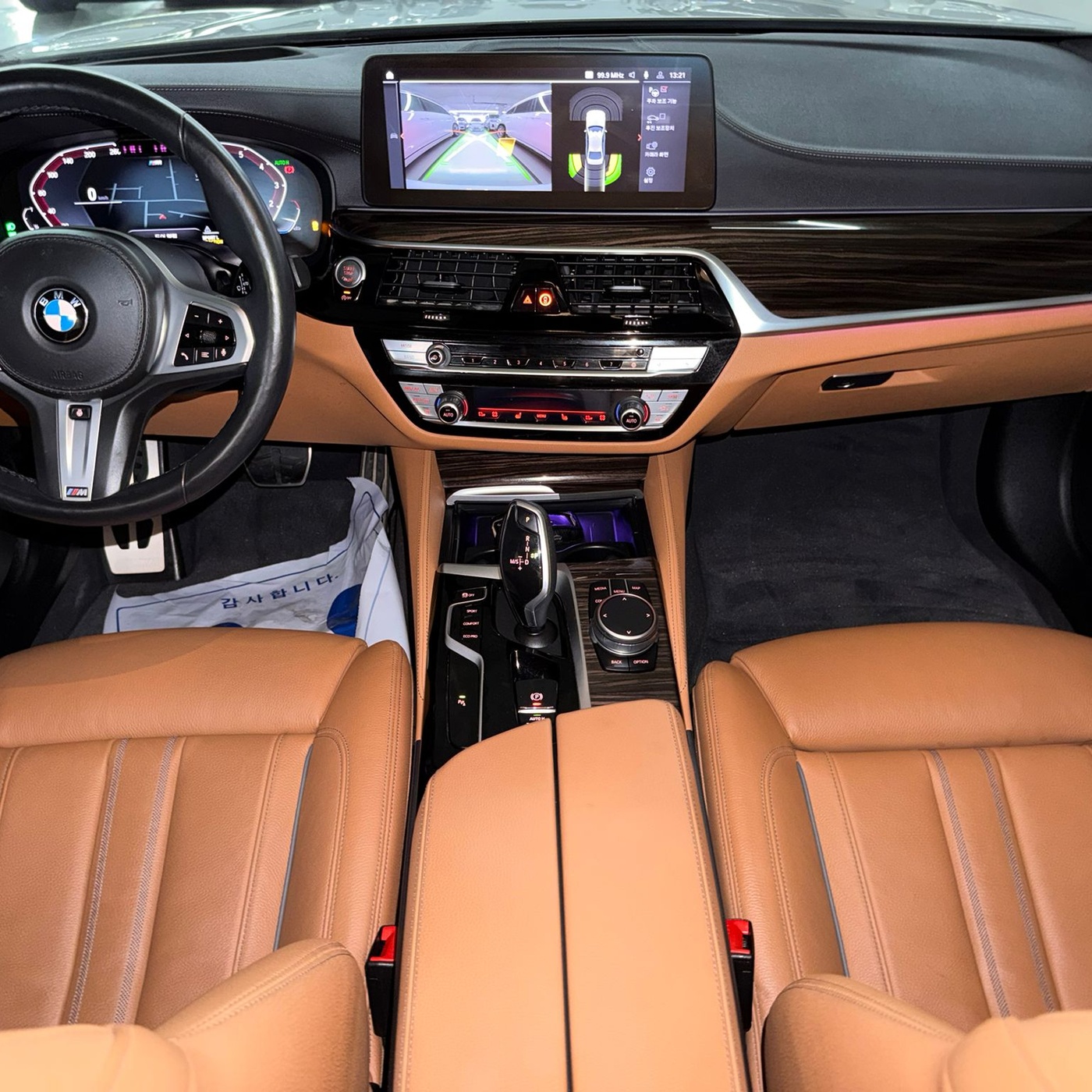 BMW-520i