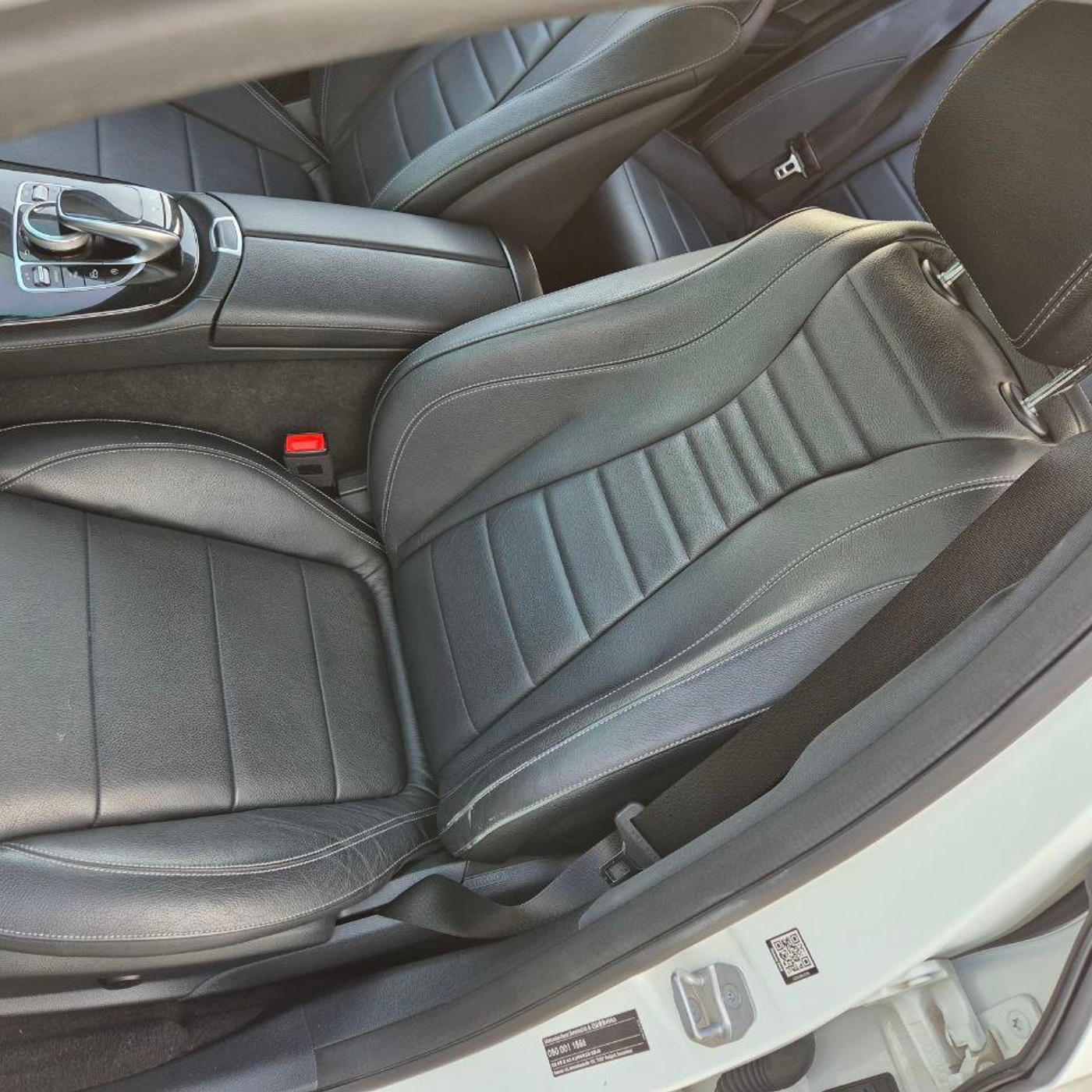 Mercedes-Benz-E200