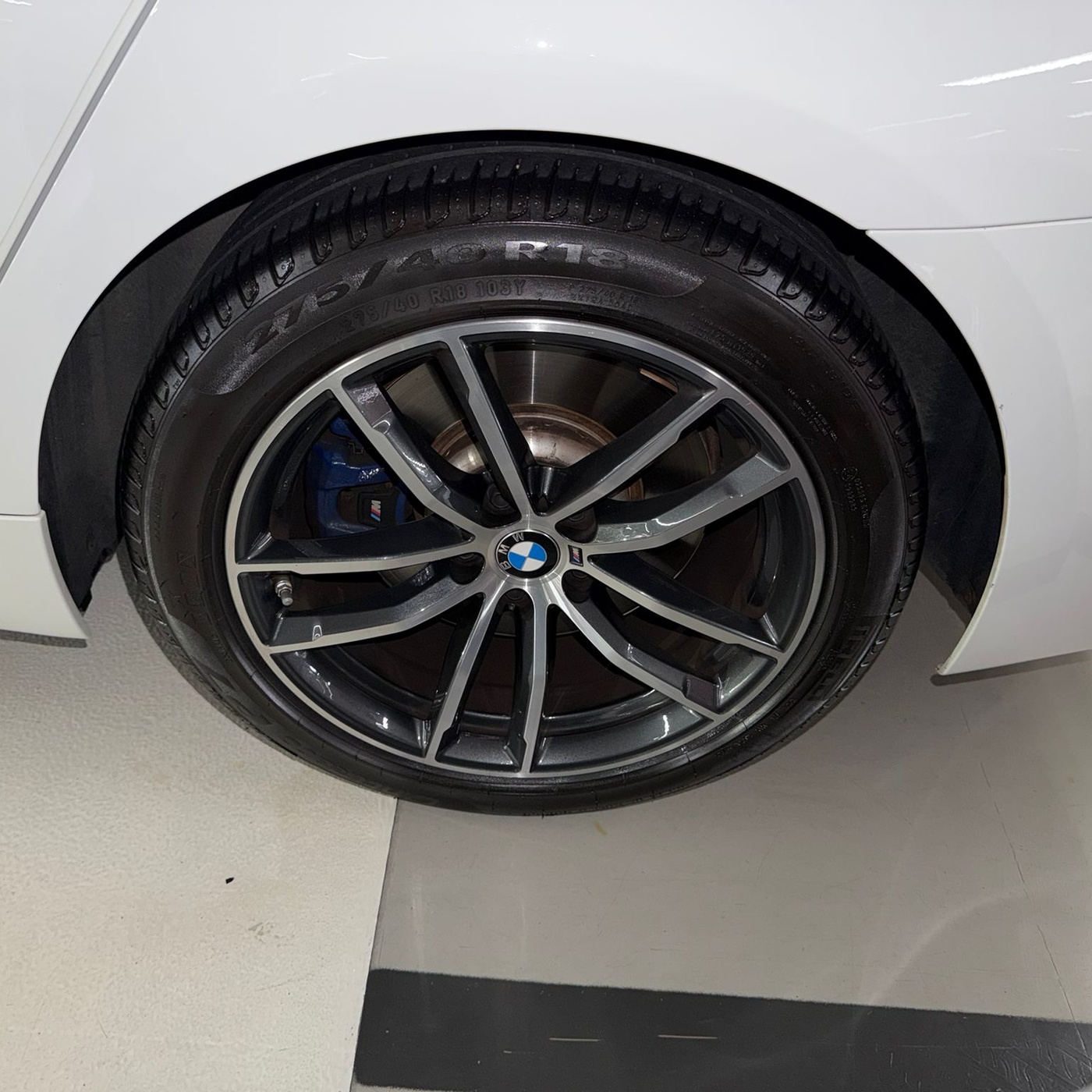 BMW-520i