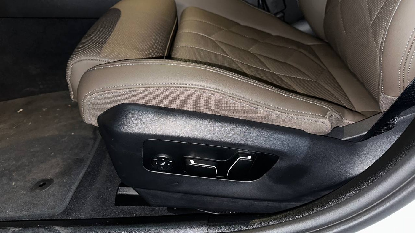 BMW-520i