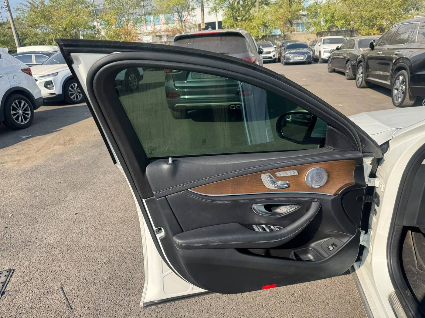 Mercedes-Benz-E300