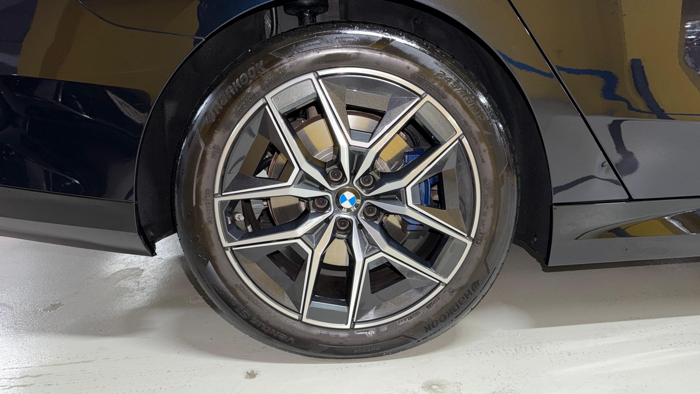 BMW-520i
