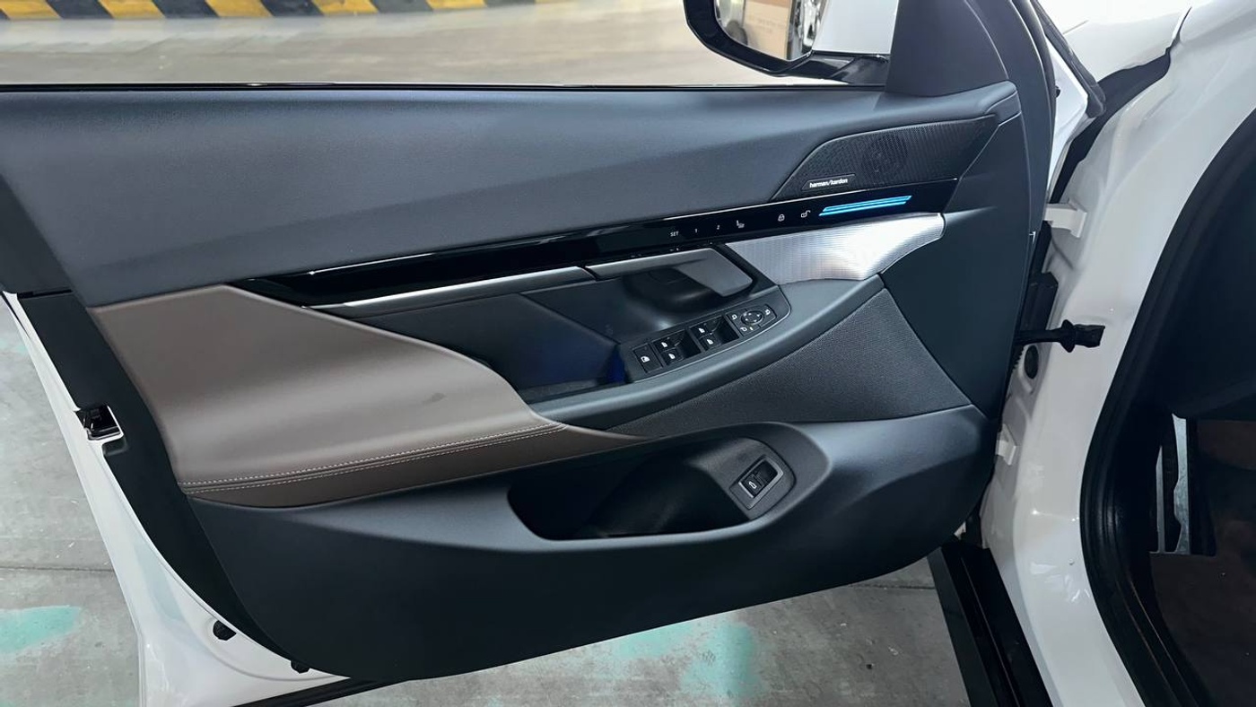 BMW-520i
