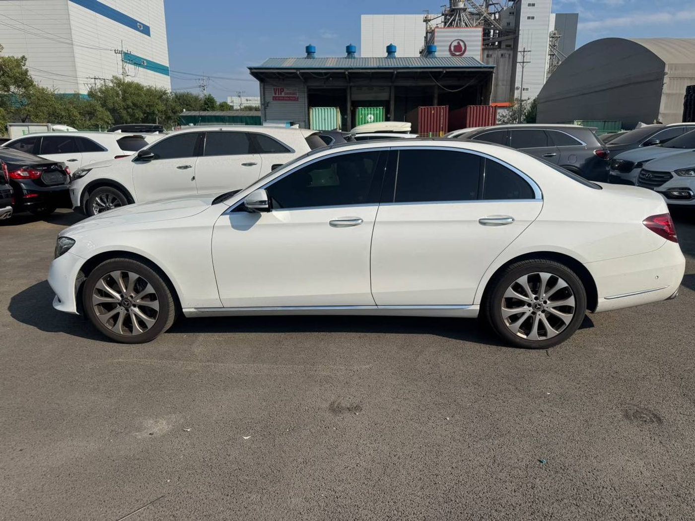 Mercedes-Benz-E300