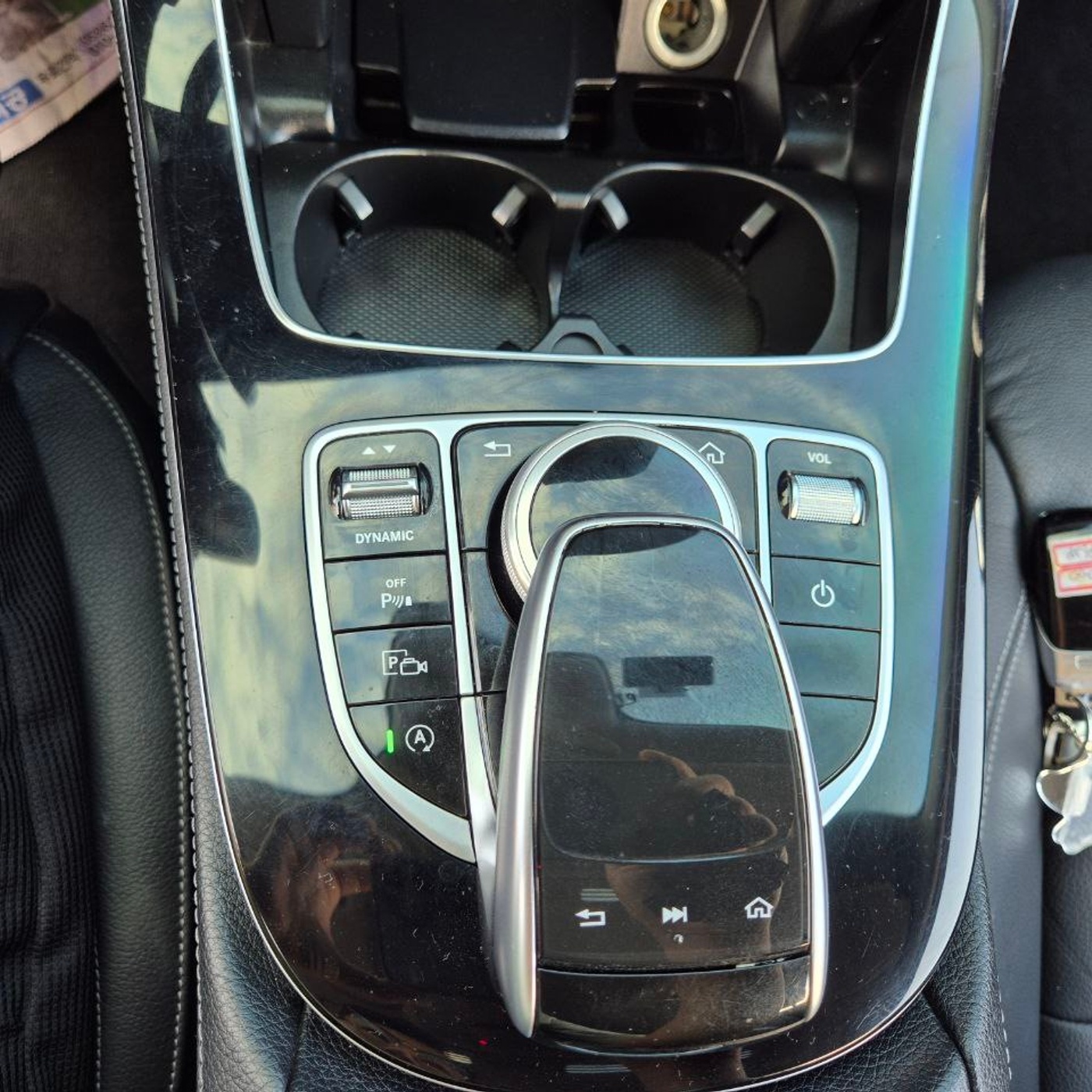 Mercedes-Benz-E200