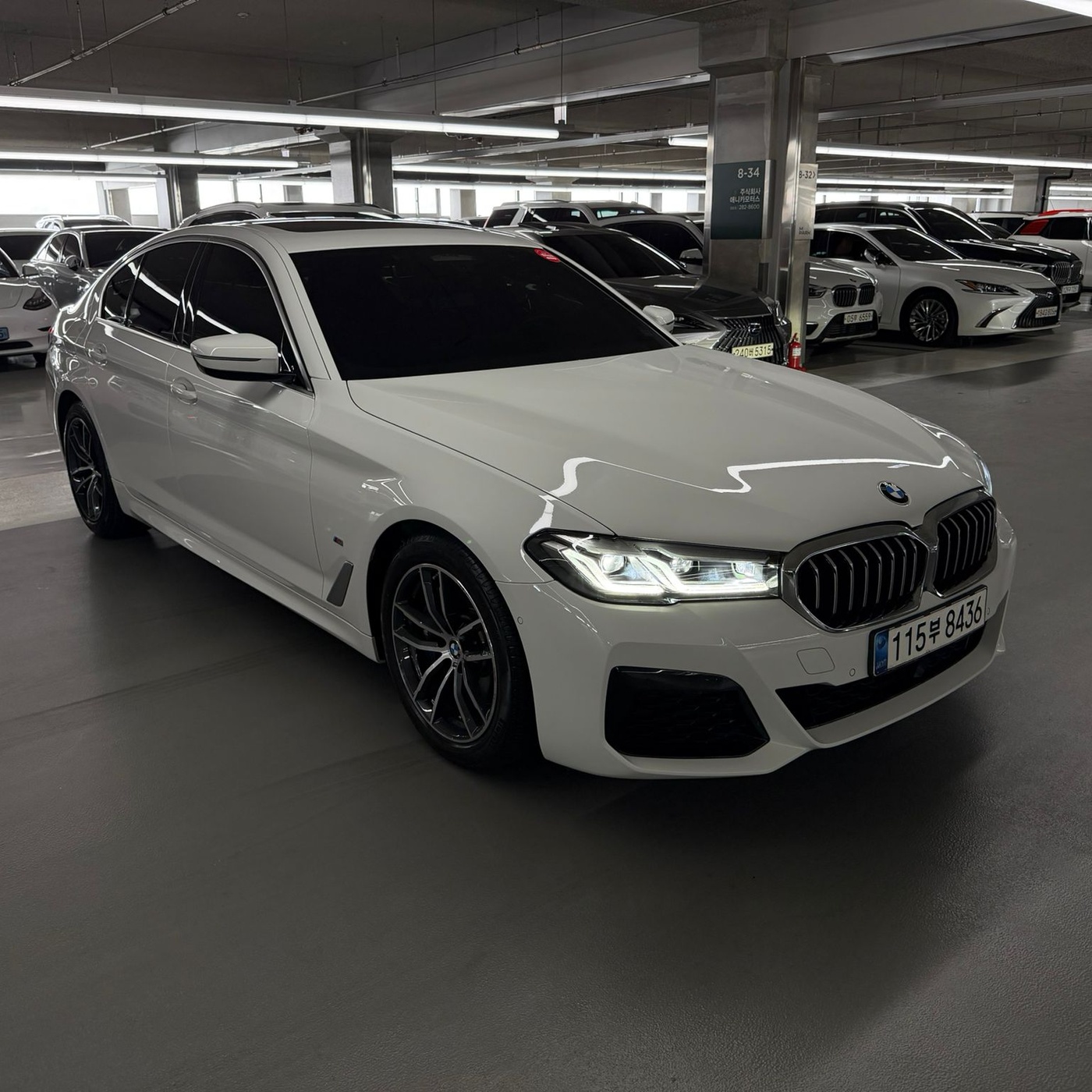 BMW-520i