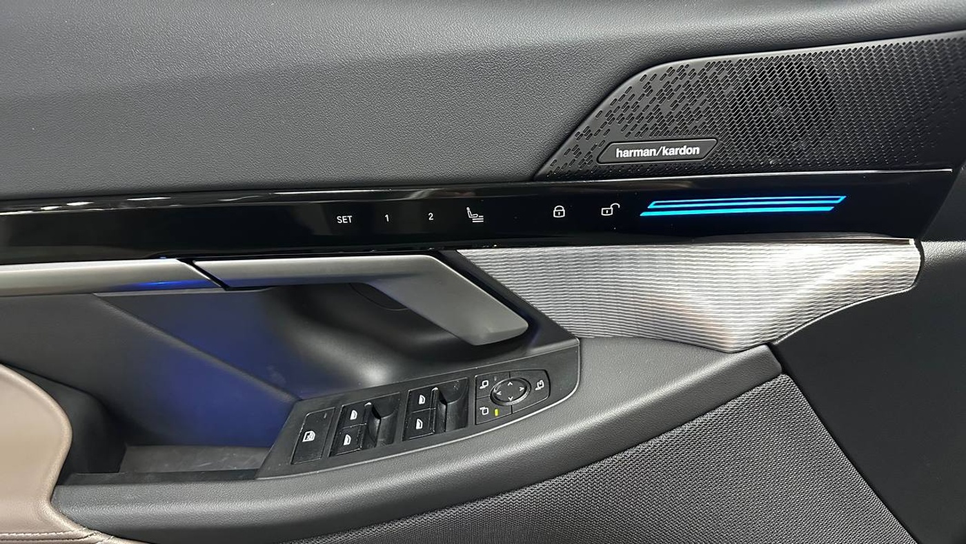 BMW-520i