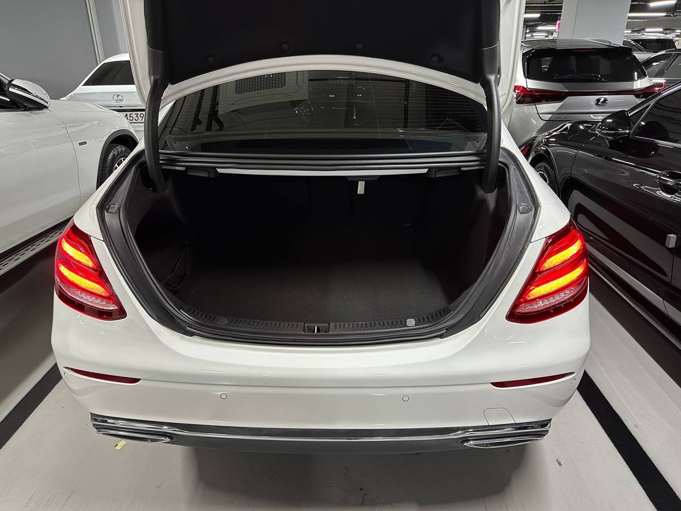 Mercedes-Benz-E220d