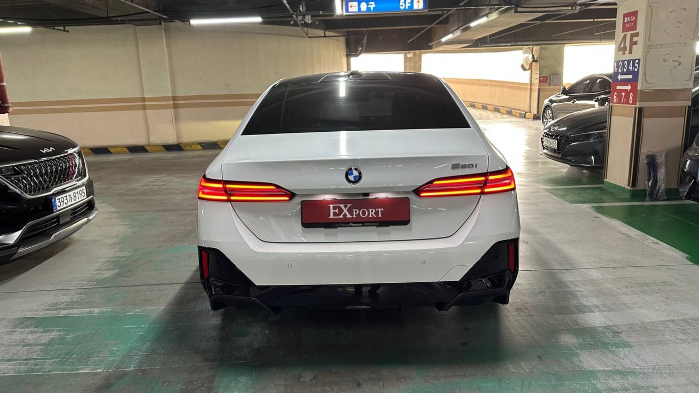 BMW-520i