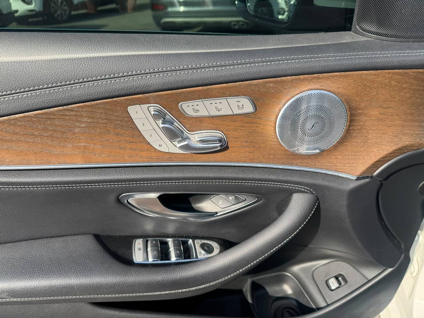 Mercedes-Benz-E300